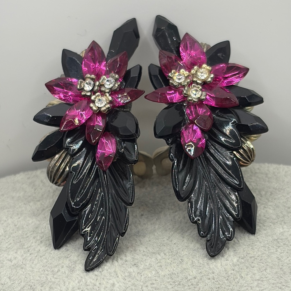 Vintage 60’s  Pink and Black Statement Earrings Clip On Lightweight Floral